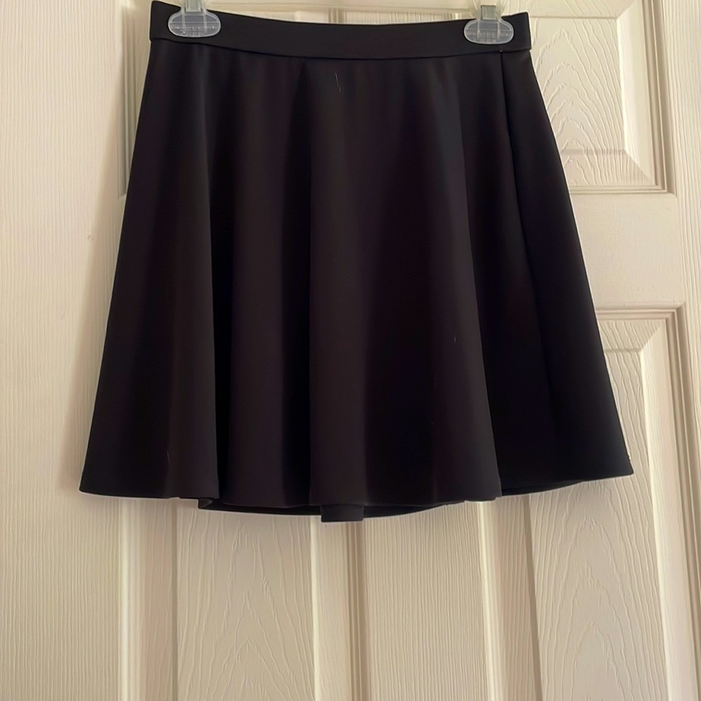 black mini skirt!